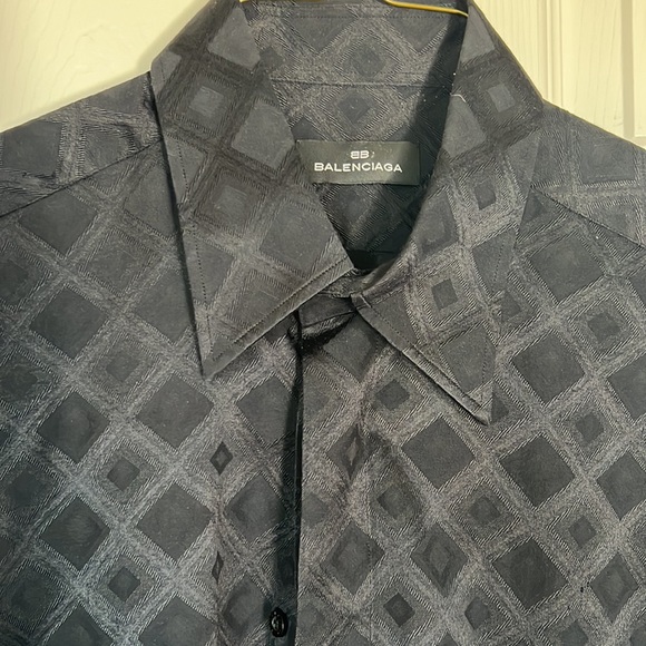 Belenciaga shirt - Picture 2 of 4